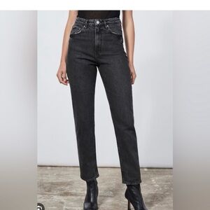 Zara Women's Straight Leg Jeans in Black